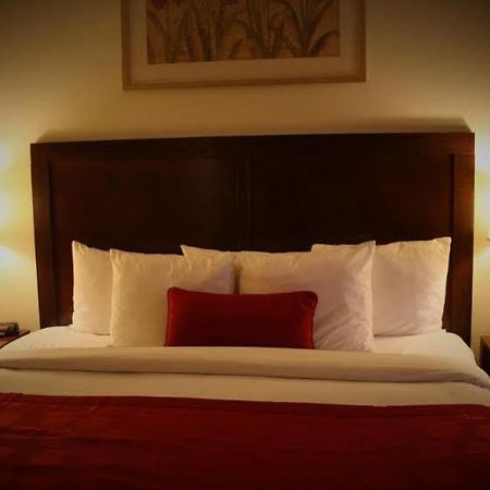 Comfort Suites Denver Bagian luar foto