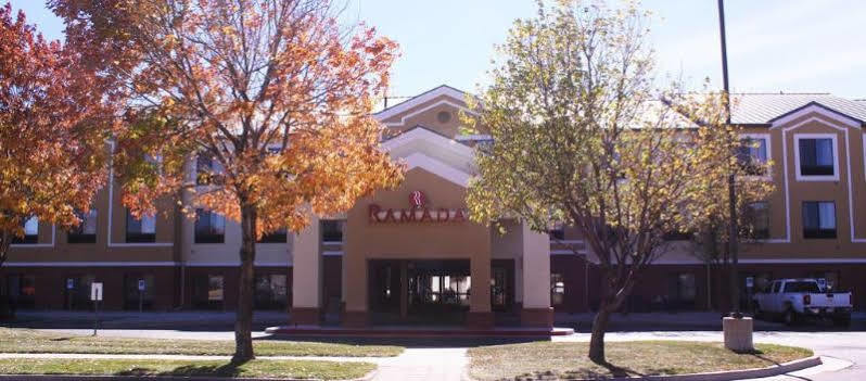Comfort Suites Denver Bagian luar foto