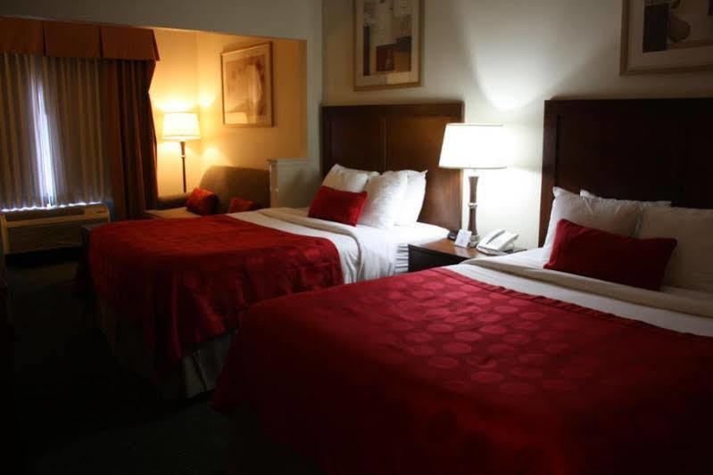 Comfort Suites Denver Bagian luar foto